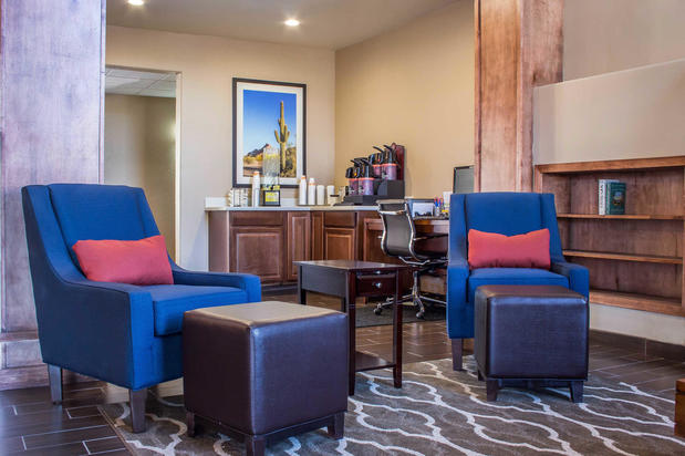 Images Comfort Inn & Suites at Talavi
