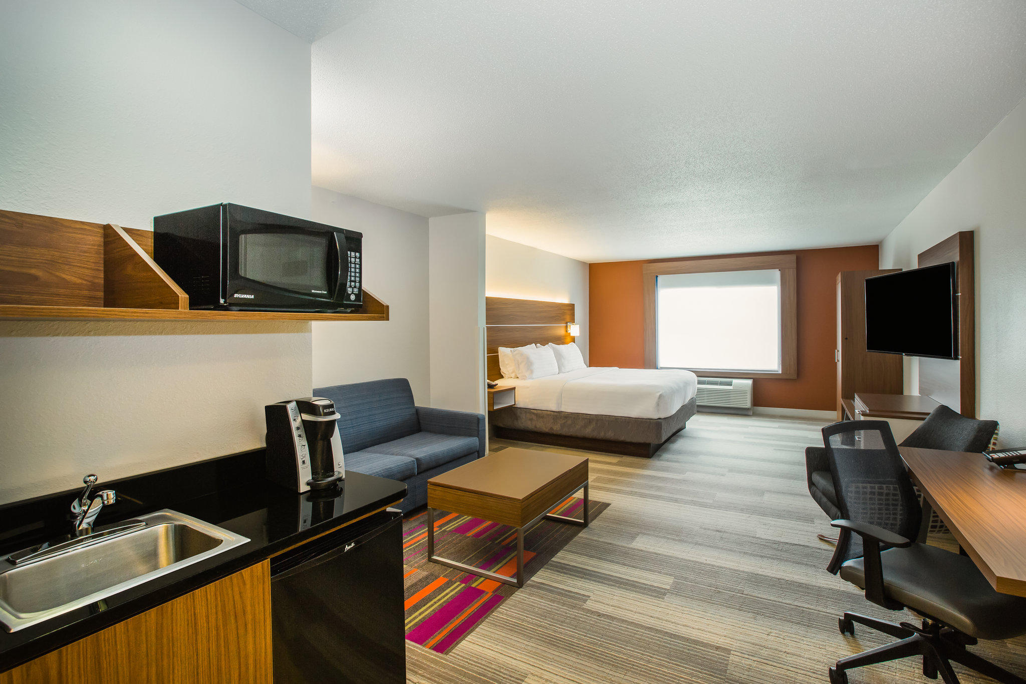 Holiday Inn Express & Suites Bellevue (Omaha Area) Photo