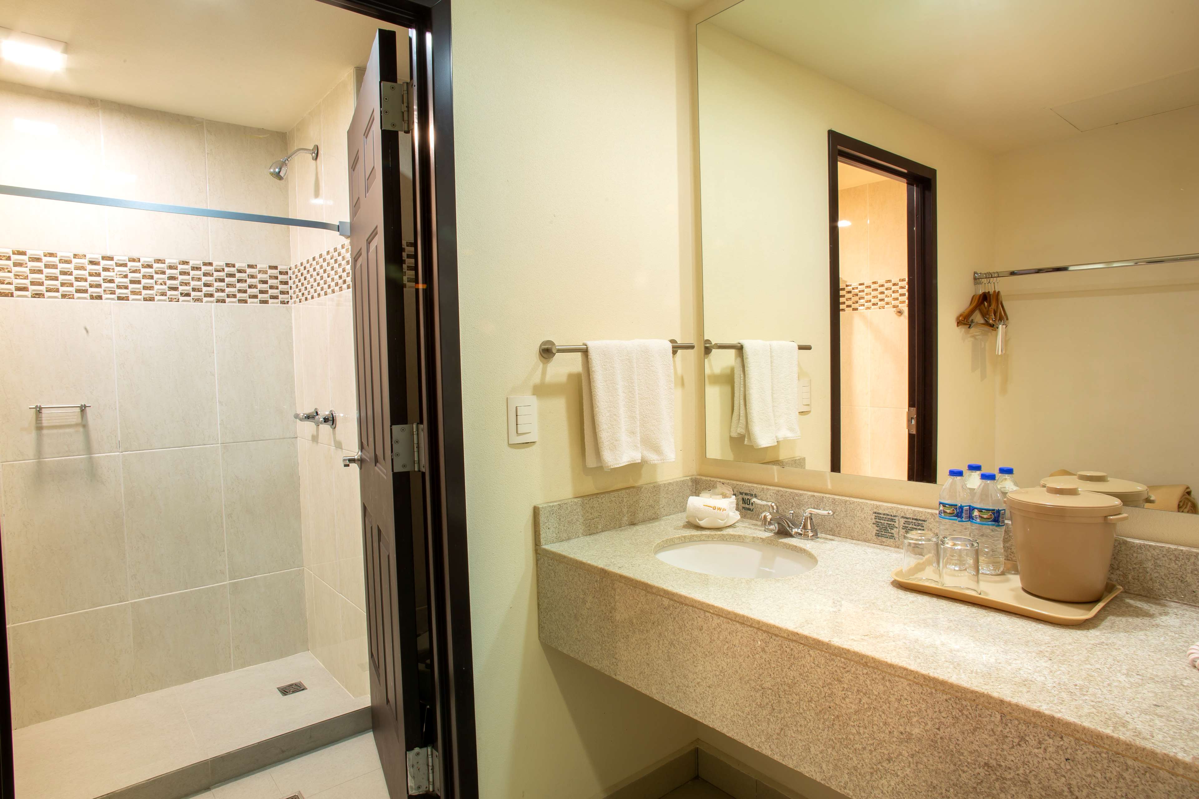 Images Best Western Plaza Monterrey