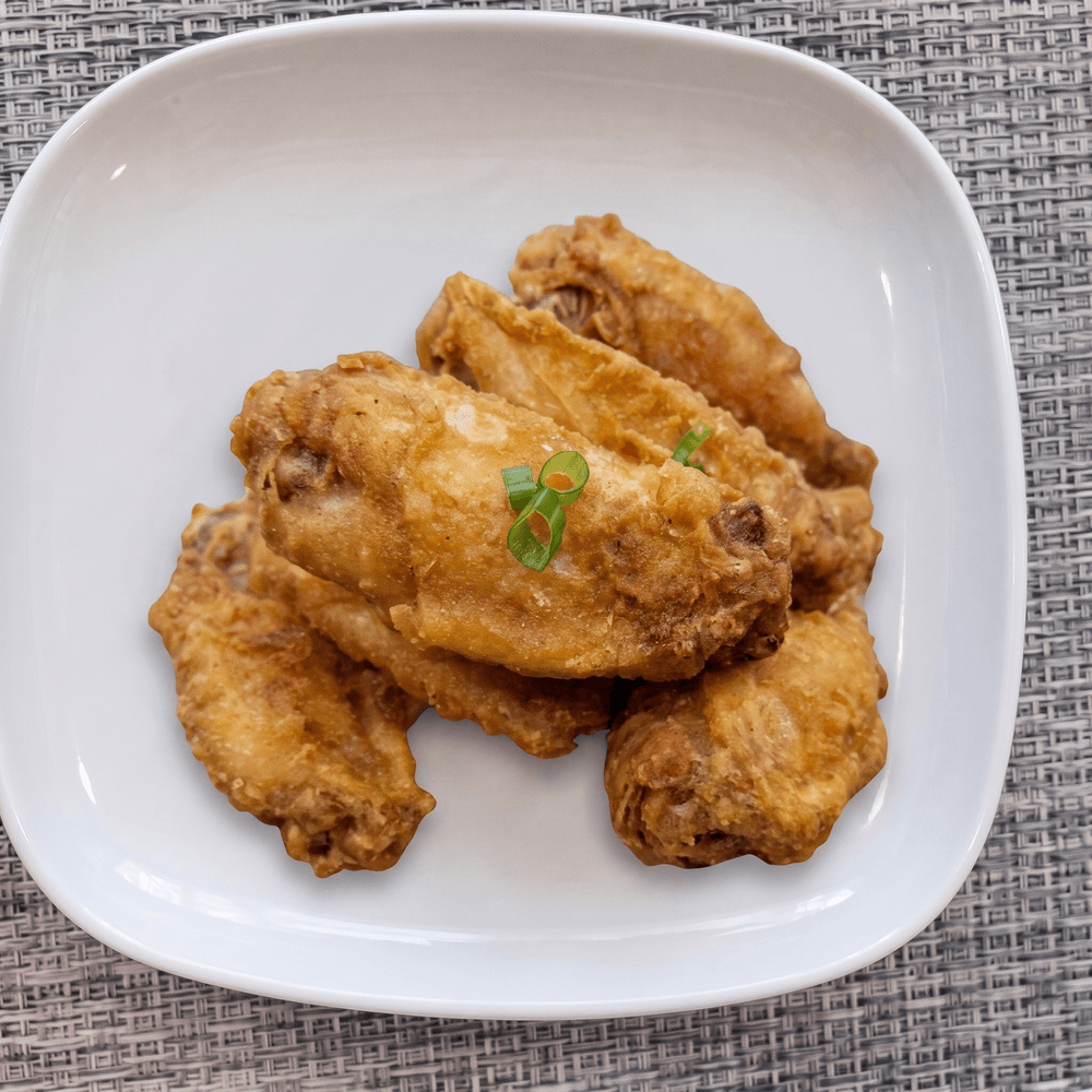 Deep Fried Chicken Wings with Spicy Salt & Pepper / 椒鹽雞翼