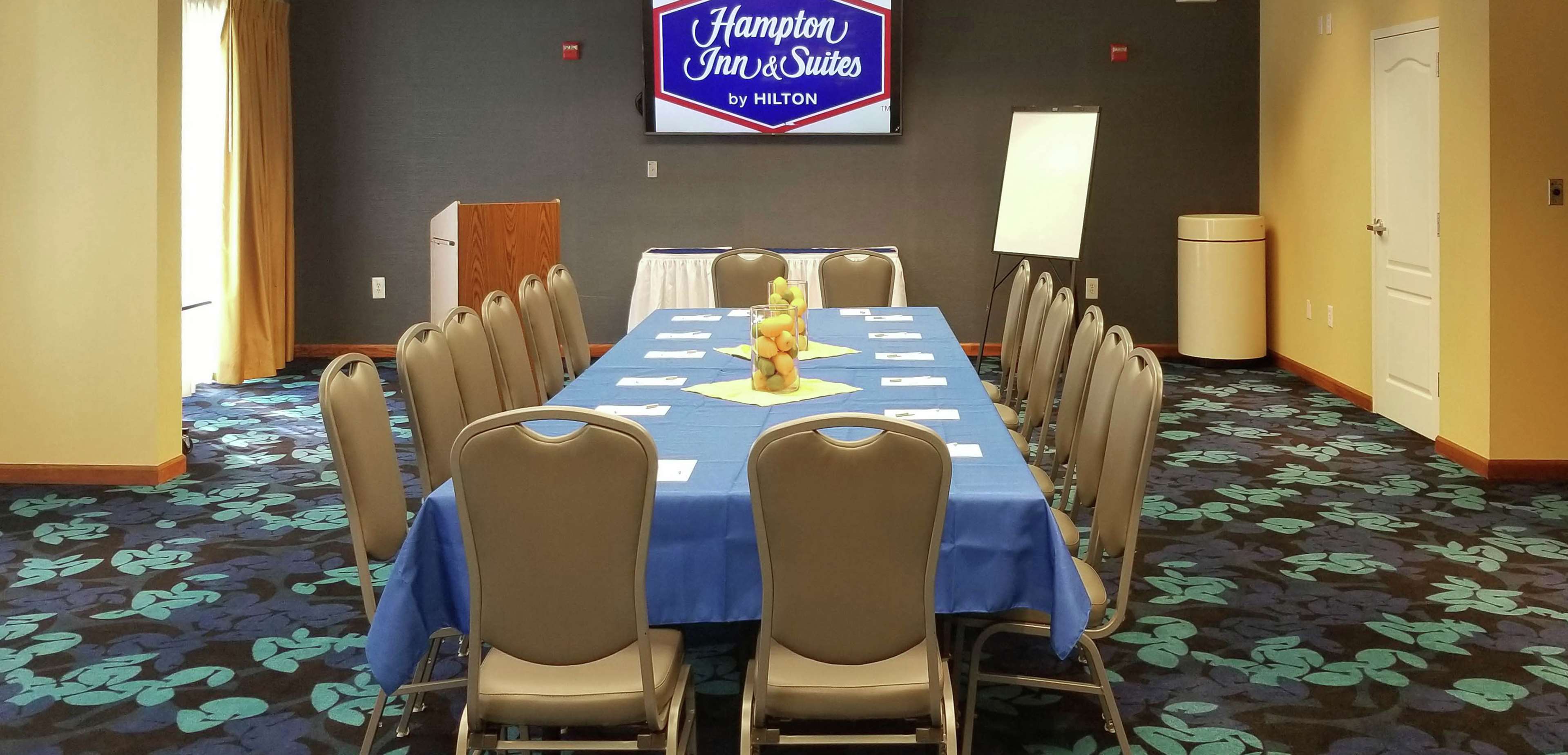 Hampton Inn & Suites Jacksonville Deerwood Park Photo