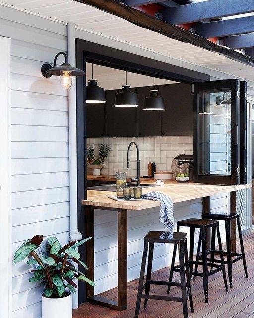 Make your dreams of an outdoor kitchen a reality with Kitchen Tune-Up Kansas City Leawood to create the perfect space for your family. Call us today at (913) 603-5983 to get started on your dream kitchen!