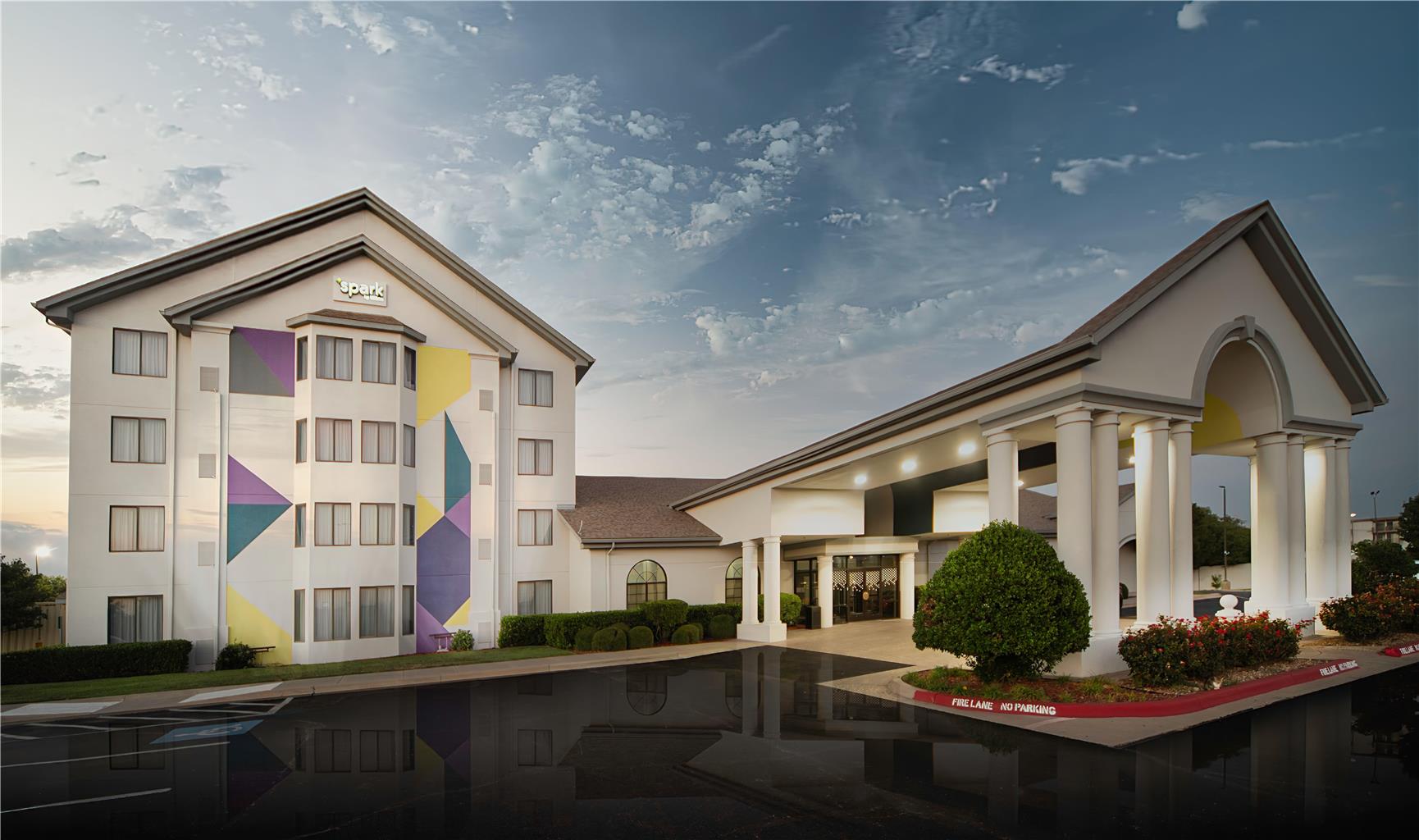 Spark by Hilton Amarillo East Logo