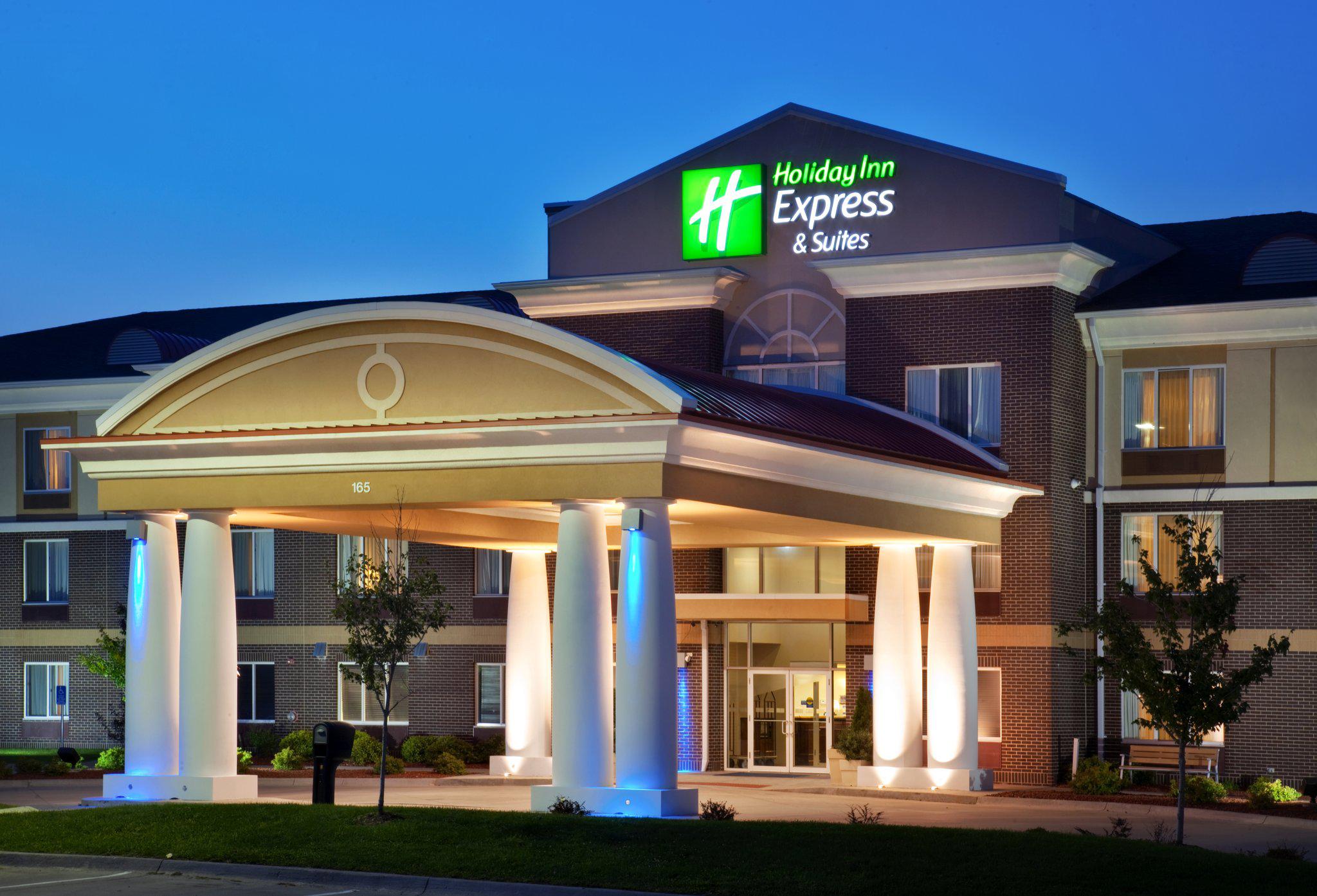 Holiday Inn Express & Suites Altoona-Des Moines Photo