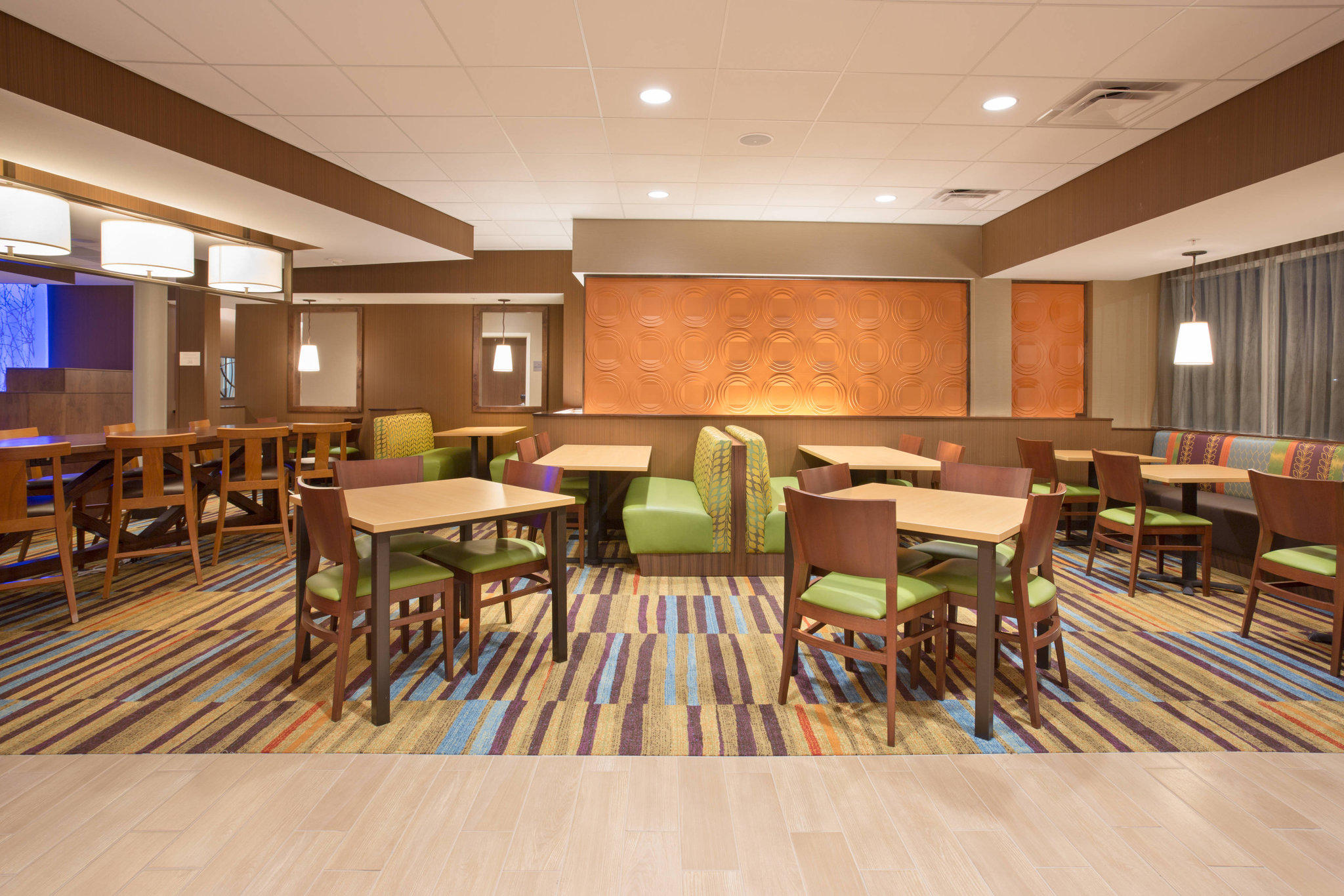 Fairfield Inn & Suites by Marriott Burlington Photo