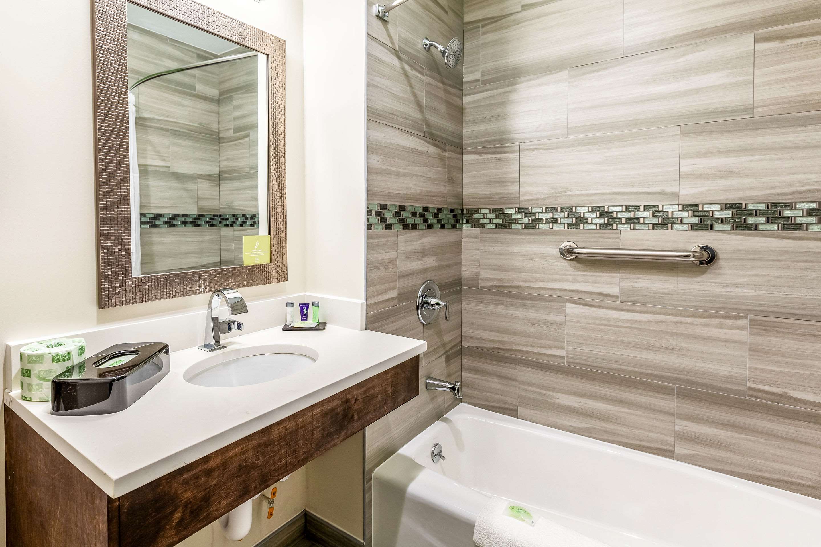 Sleep Inn & Suites Near Jfk Air Train Photo