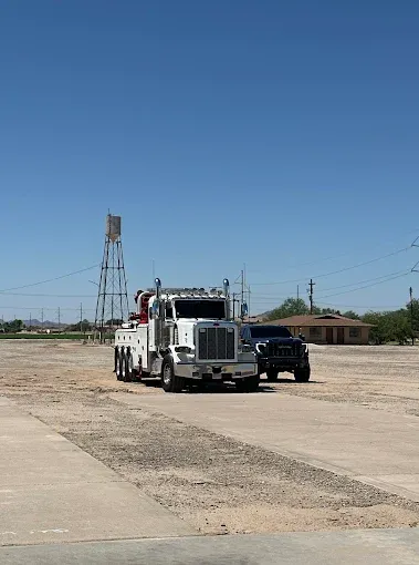 Phoenix Heavy Towing and Repair Image
