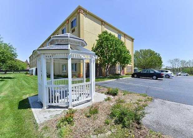 Images Comfort Suites