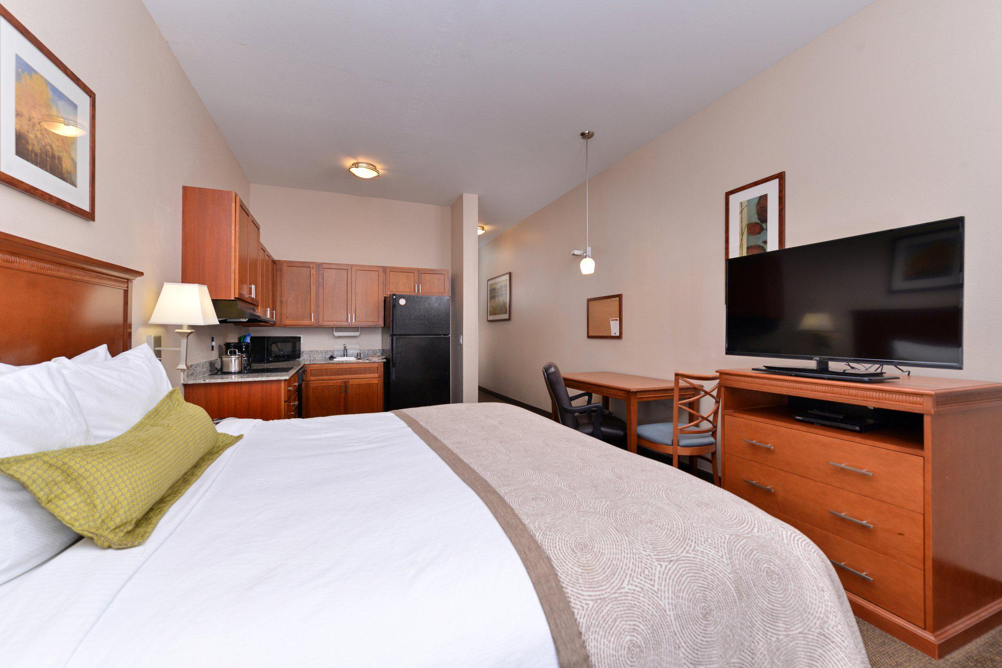 Candlewood Suites San Diego Photo