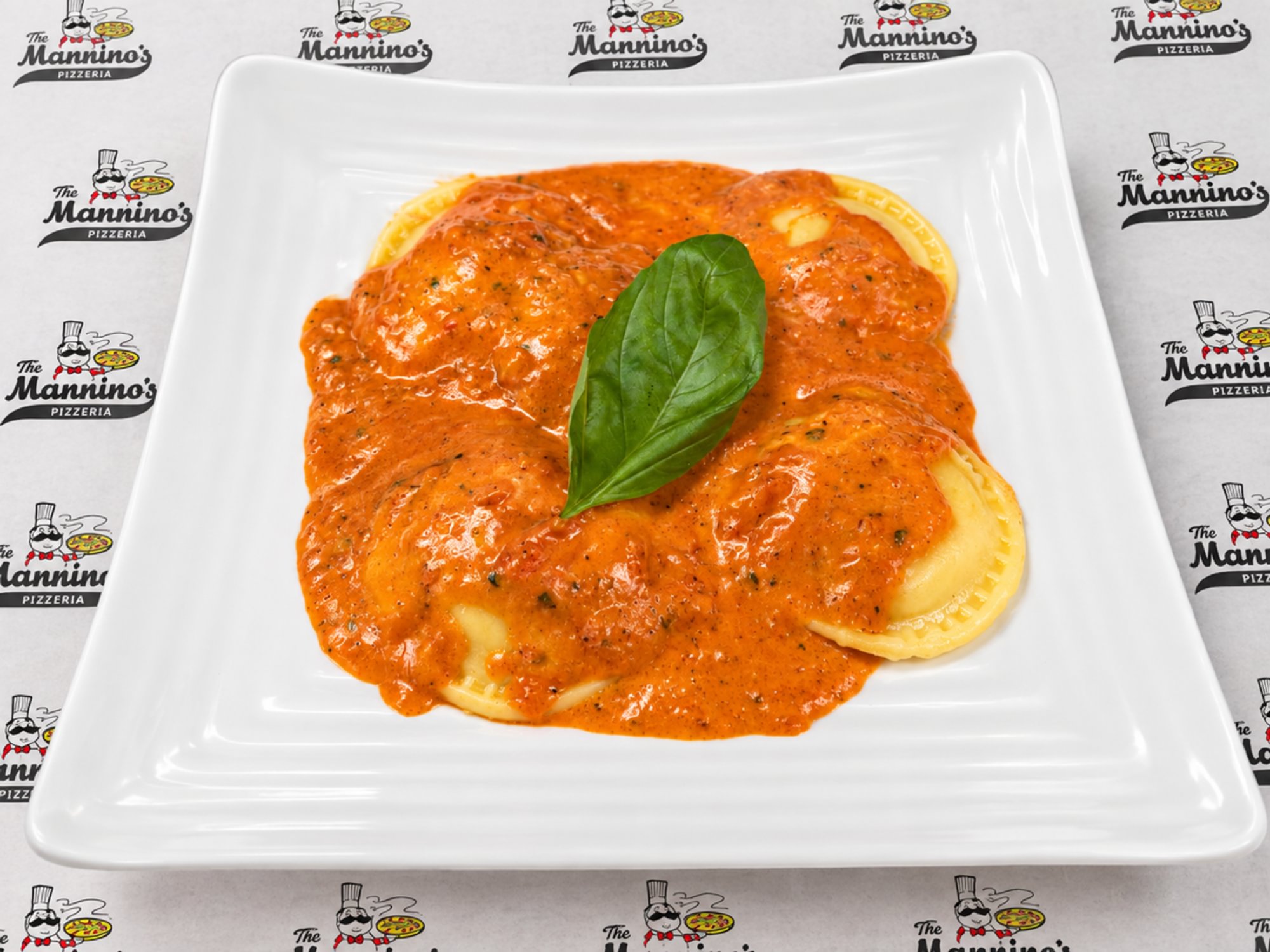 Ravioli Con Salsa Rosa