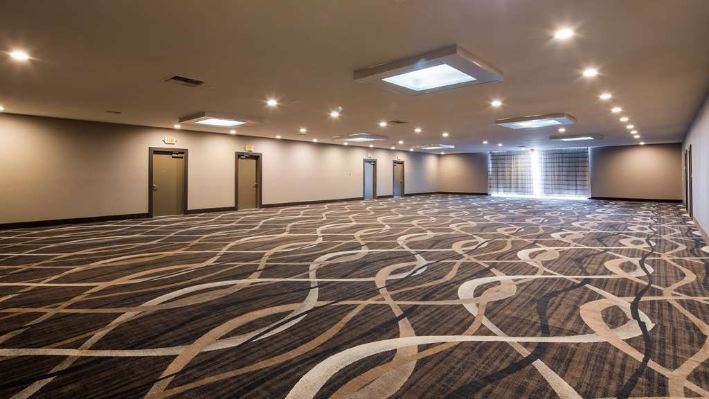 SureStay Plus by Best Western Point Richmond Image