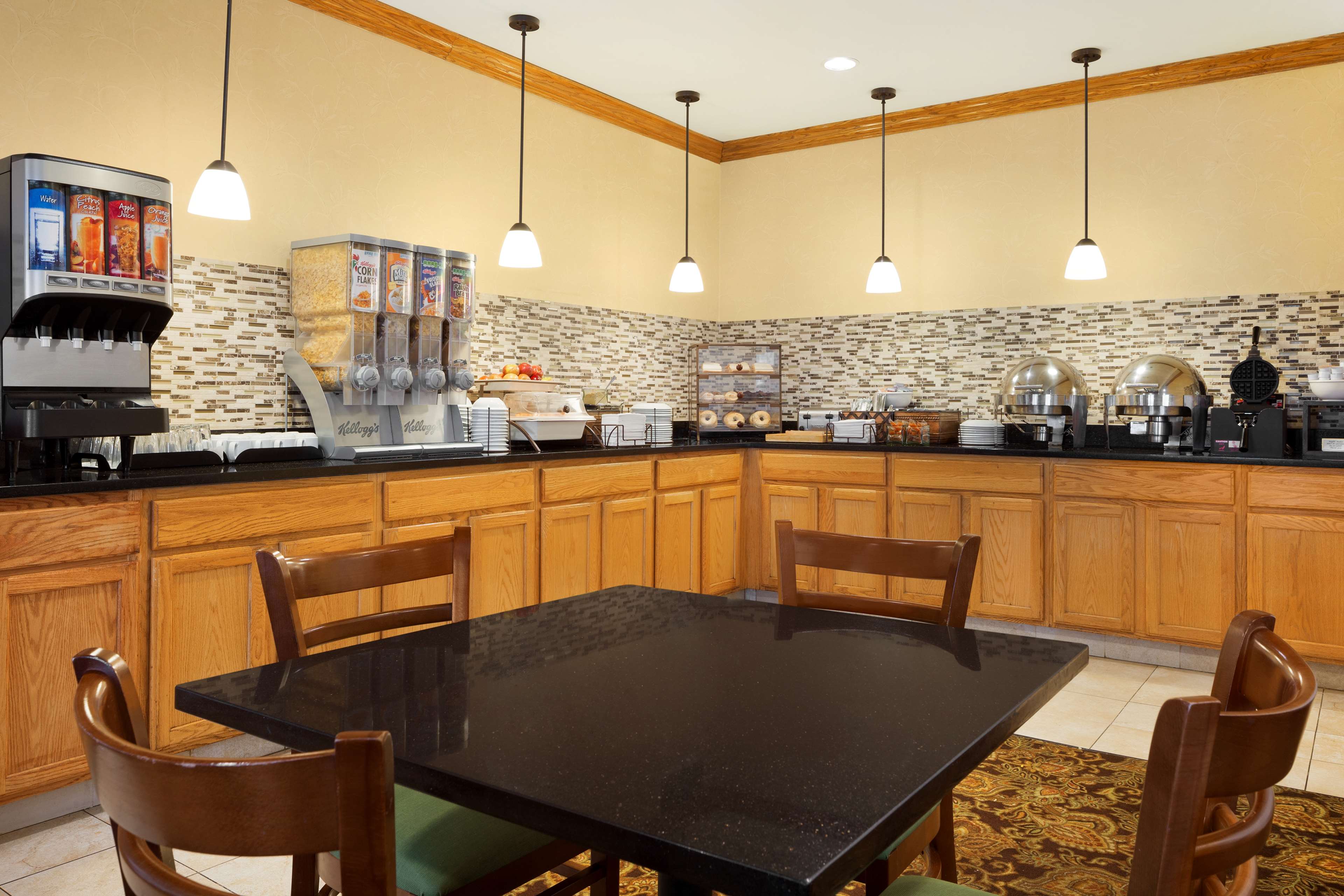 Country Inn & Suites by Radisson, Macedonia, OH Photo