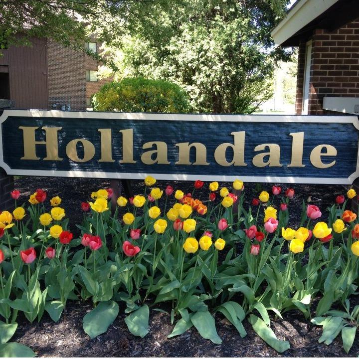 Hollandale Apartments