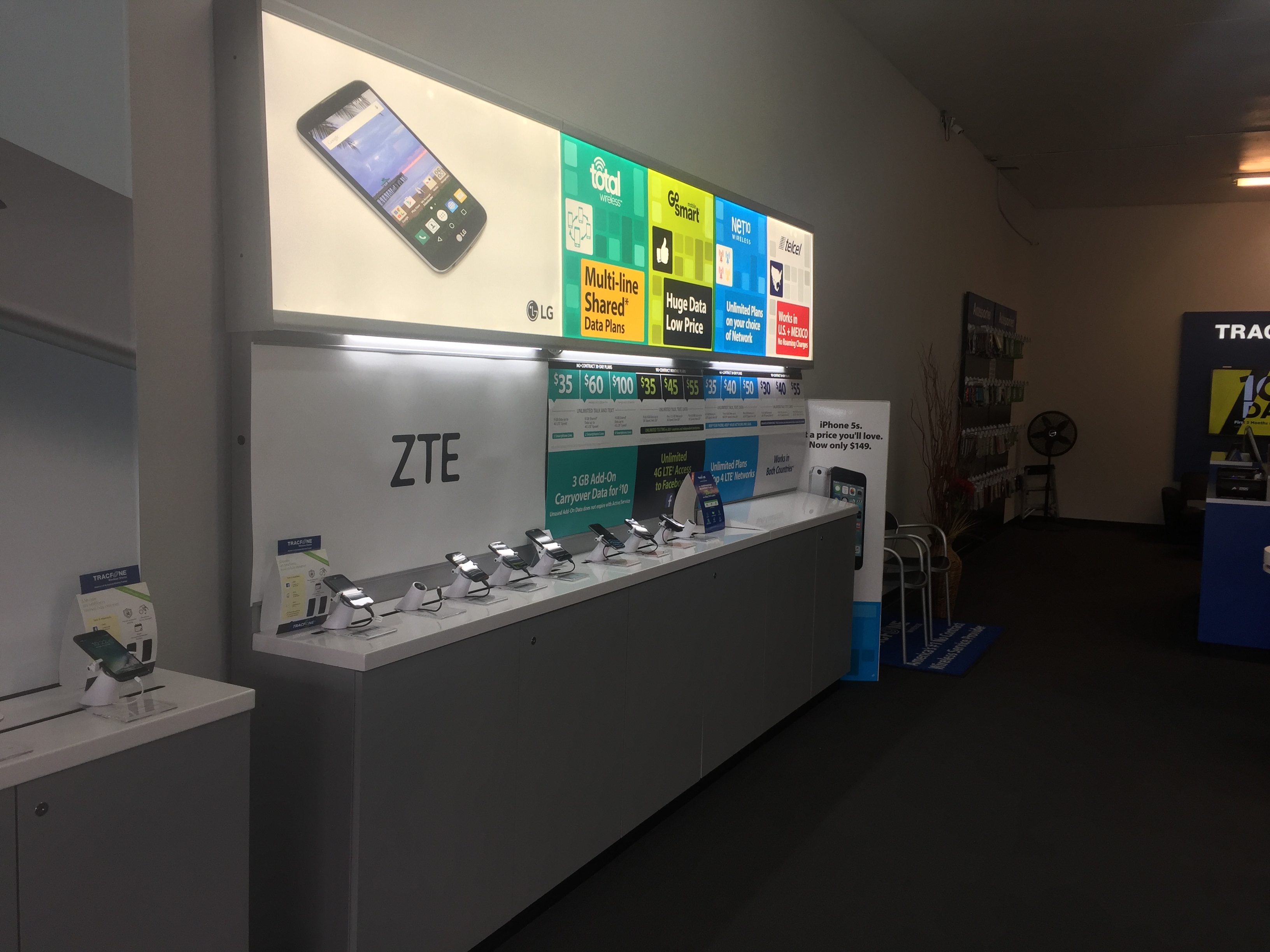 Total Wireless Store Photo