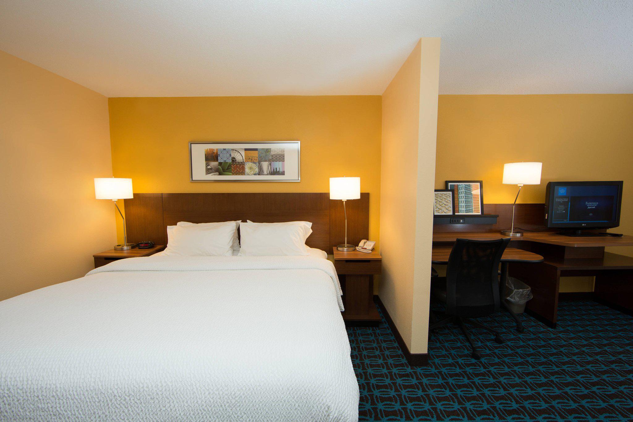 Fairfield Inn & Suites by Marriott Burlington Photo