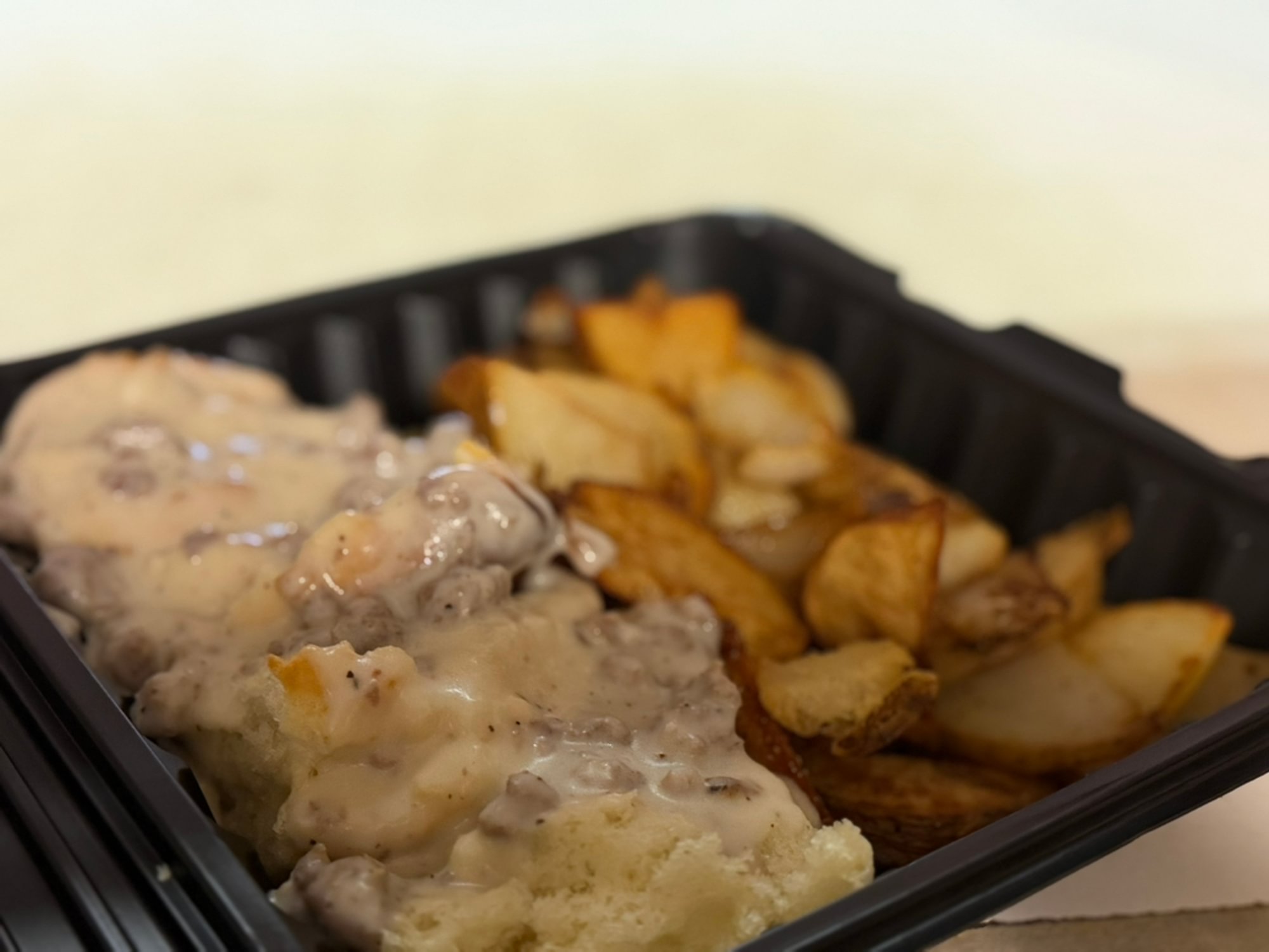 Synette's Sausage Gravy Biscuits