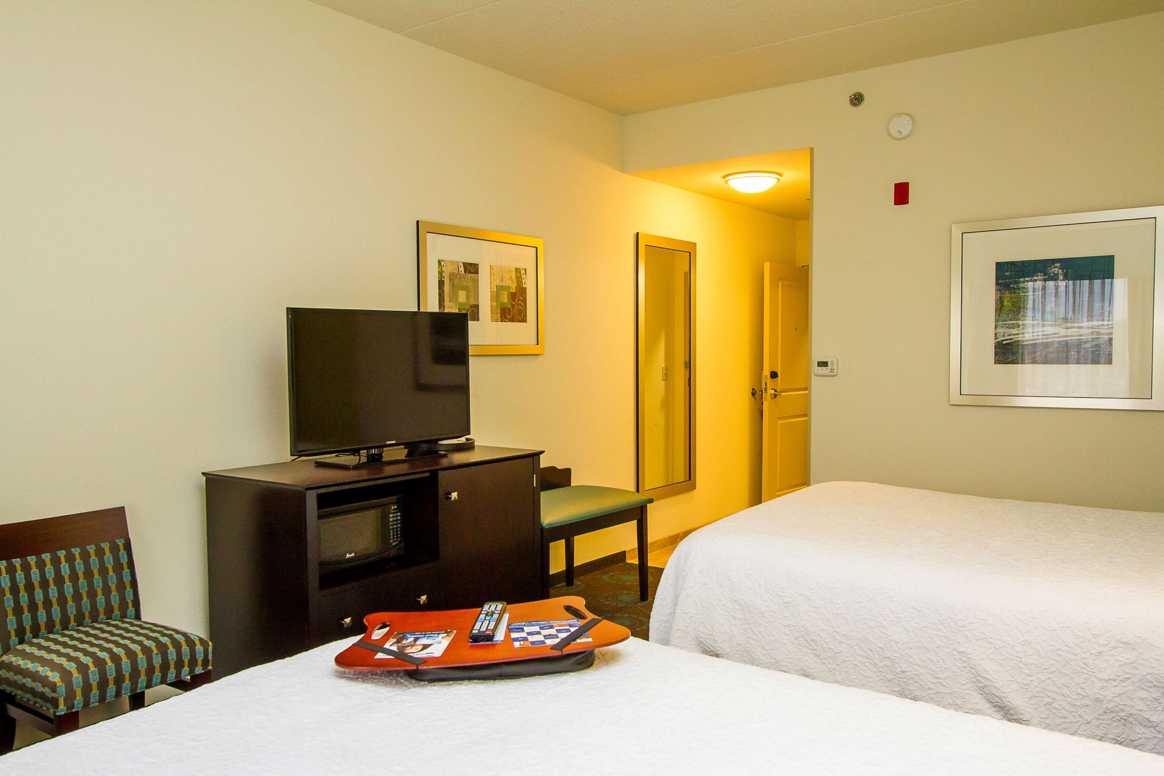 Hampton Inn Fayetteville Photo