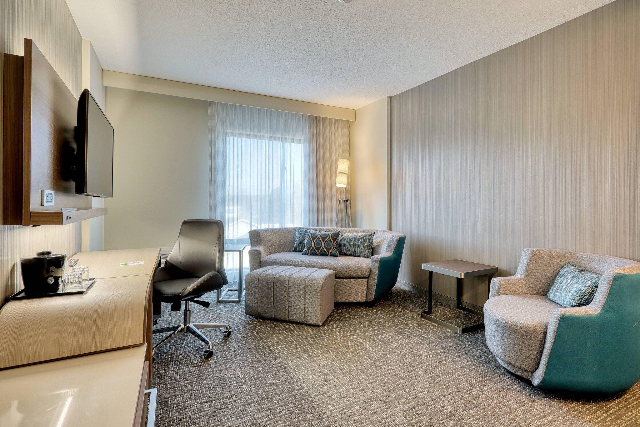 Courtyard by Marriott Southington Photo