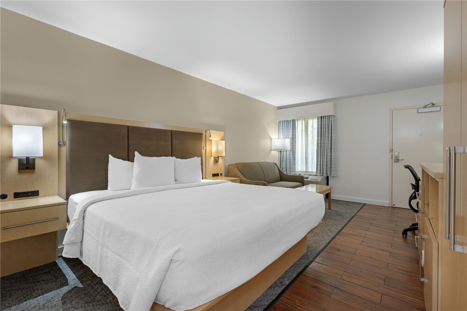 Best Western Plus South Coast Inn Image