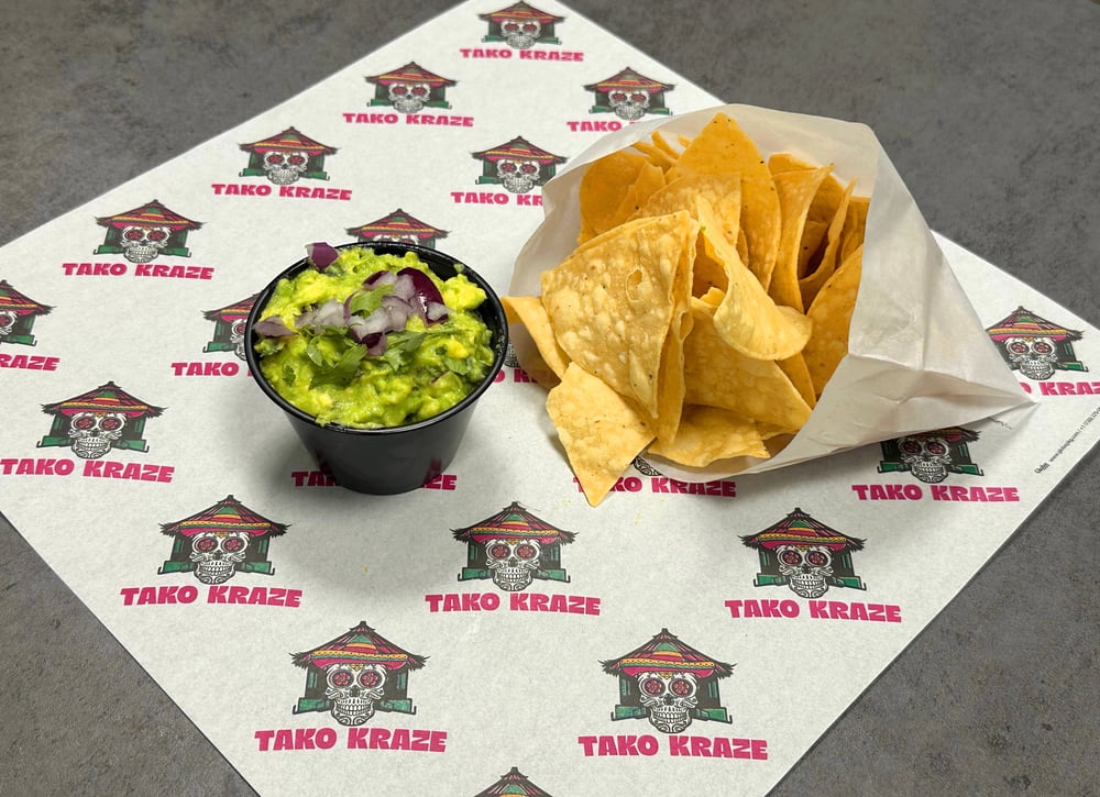 4oz Hand-Mashed Guac & Chips