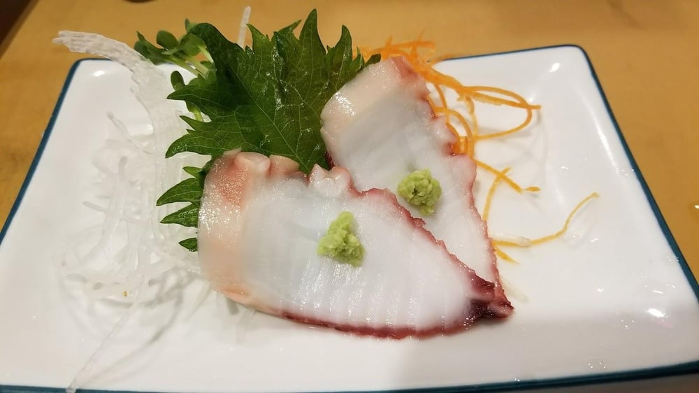 Octopus/ Tako Sushi (2pcs)