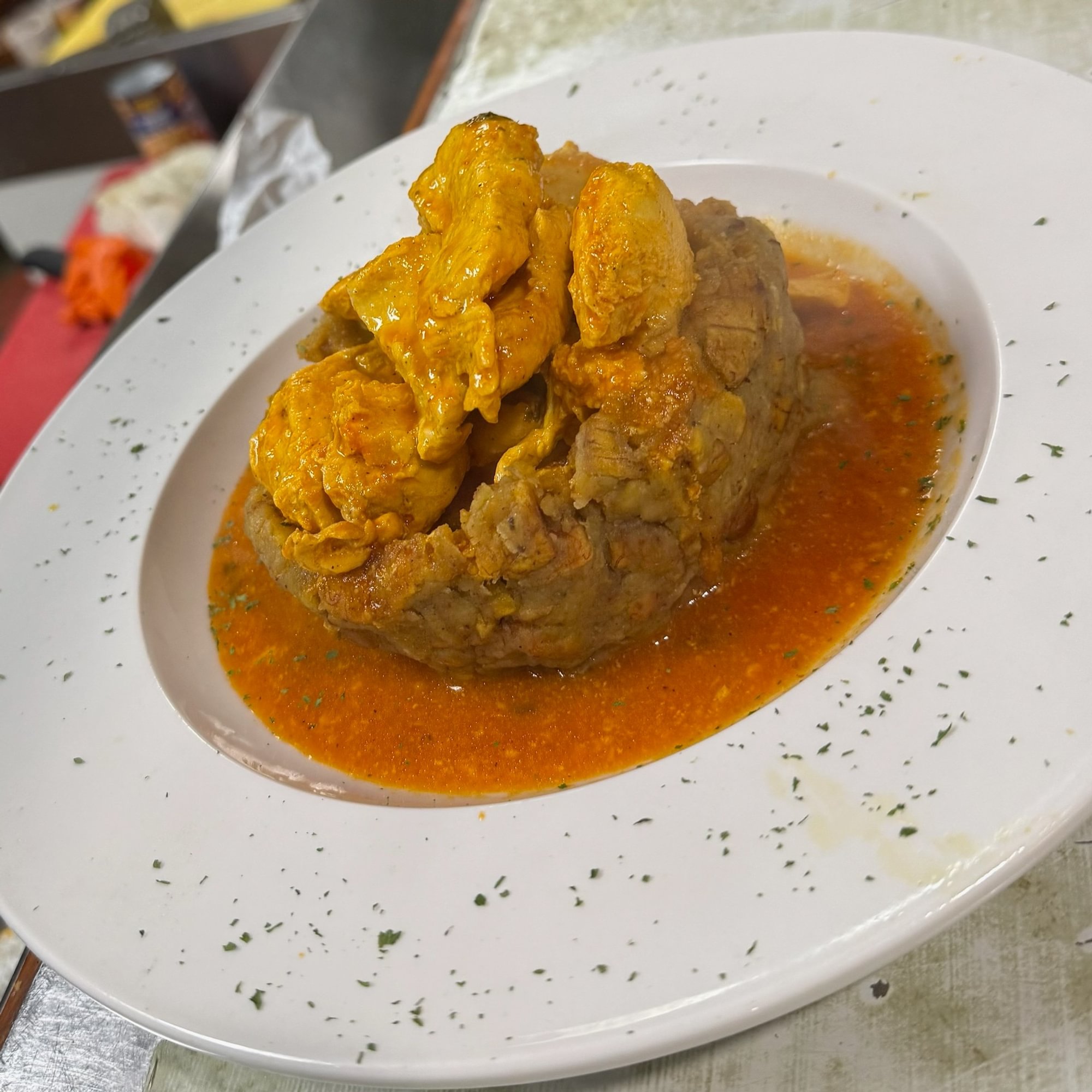 Mofongo Relleno de Pollo/ Stuffed Mofongo