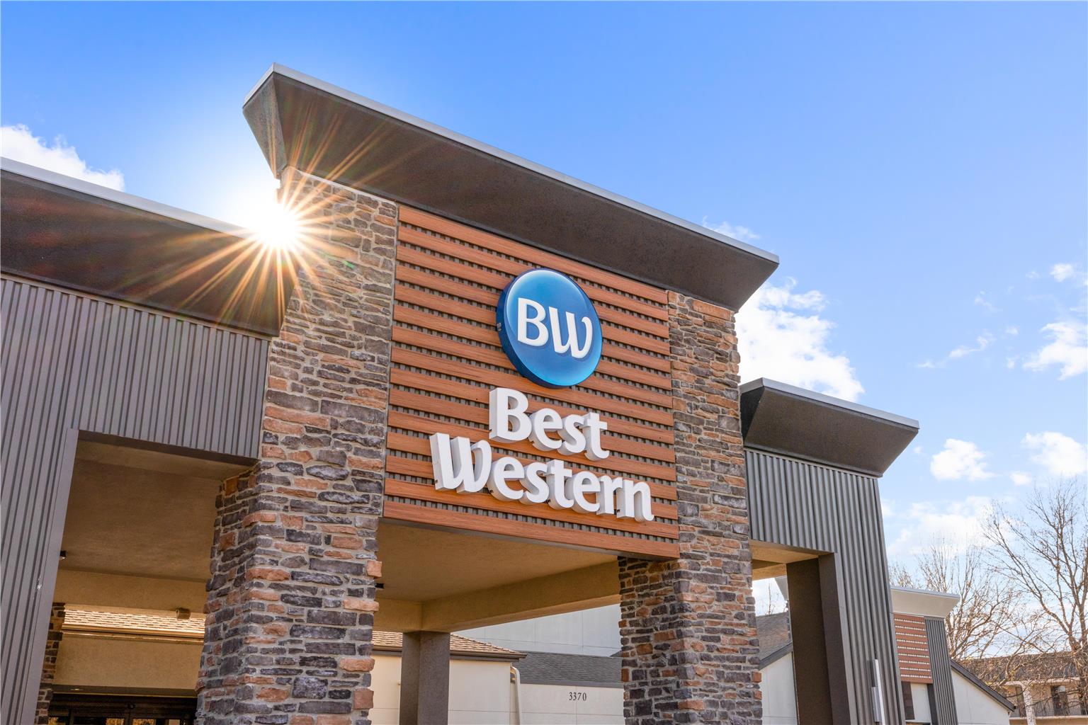 Best Western Courtview Hotel Image