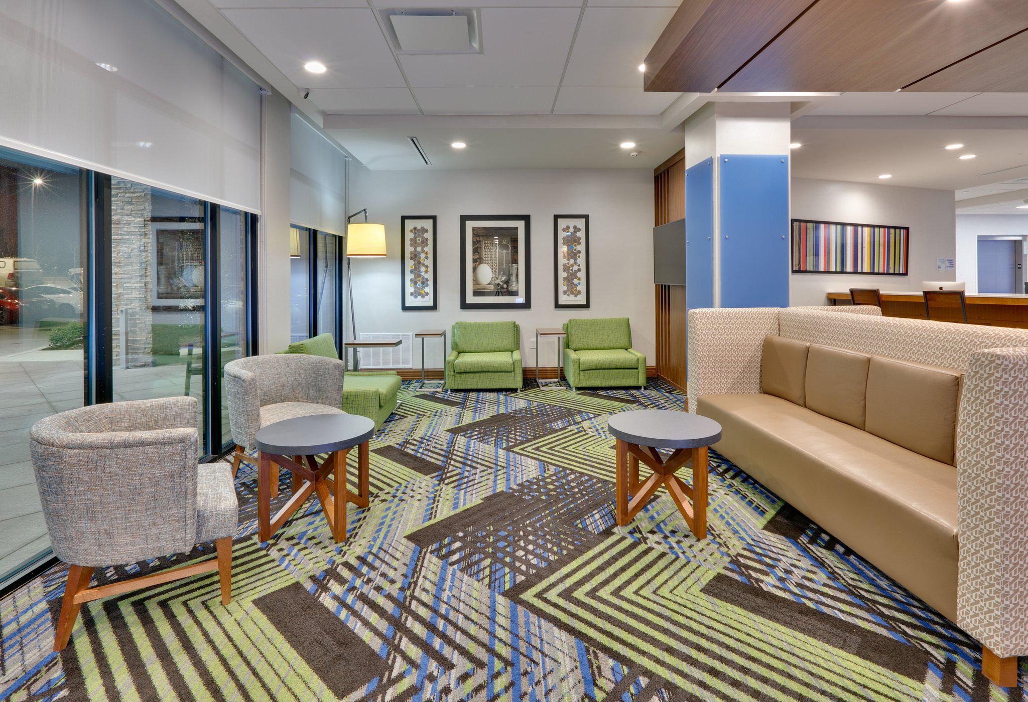 Holiday Inn Express & Suites Fort Worth North - Northlake Photo