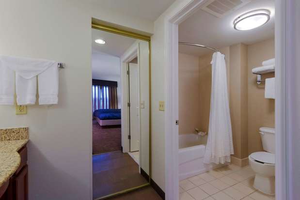 Images Homewood Suites by Hilton Manchester/Airport