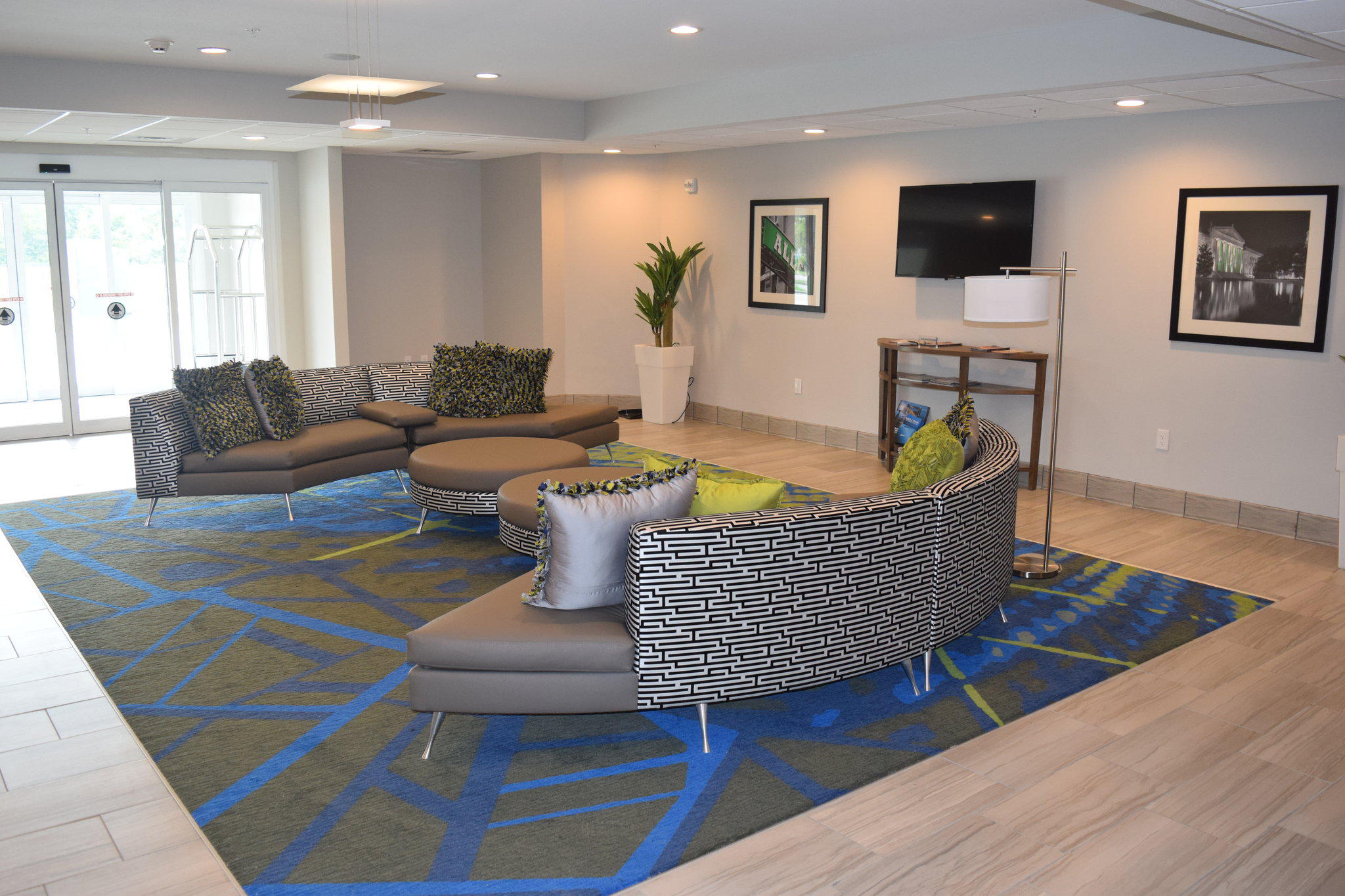 Candlewood Suites Nashville - Metro Center Photo