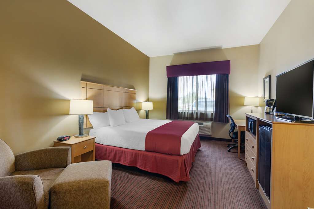 Best Western Golden Prairie Inn & Suites Image
