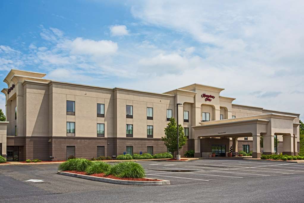 Hampton Inn Clearfield Logo