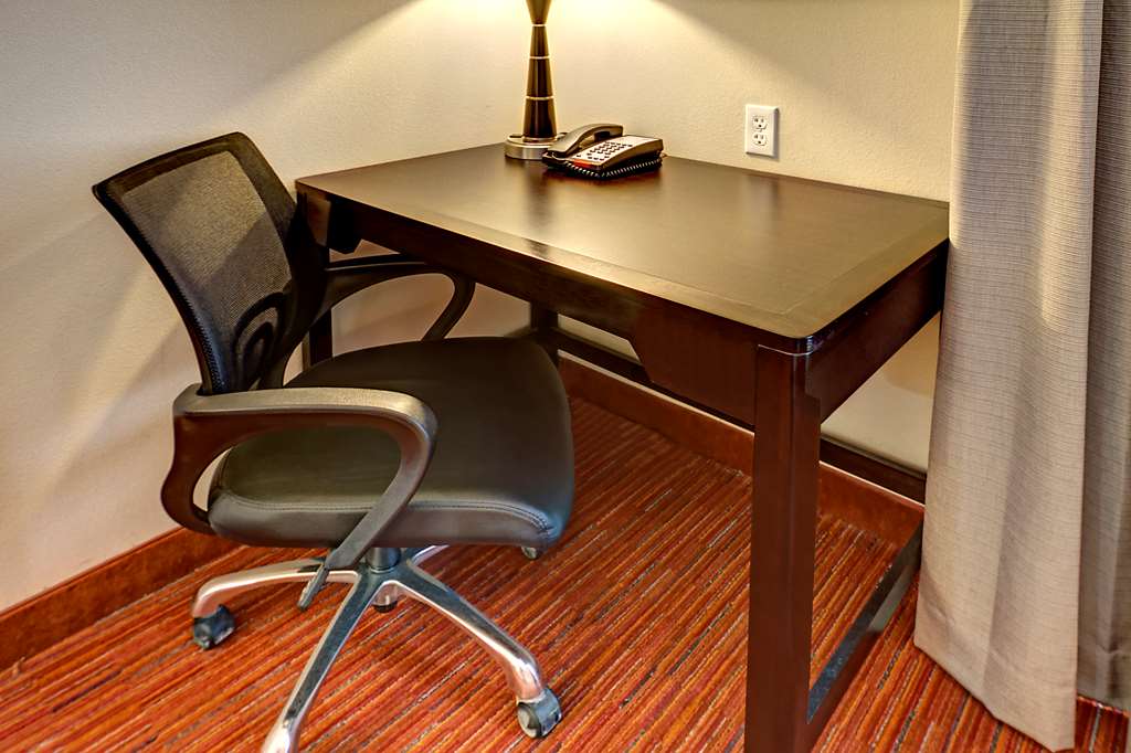 Hampton Inn & Suites Ada Image