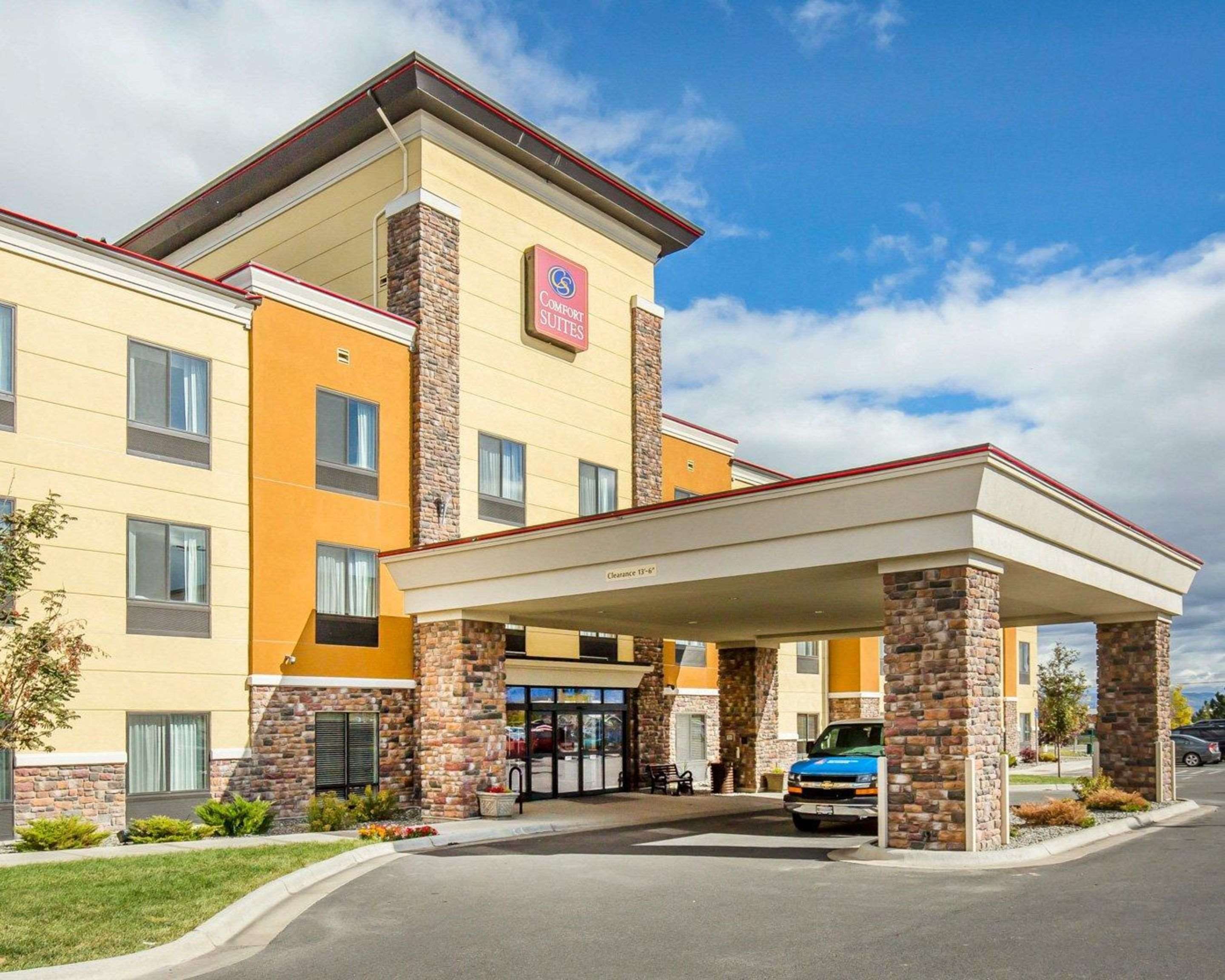 Comfort Suites Airport Photo