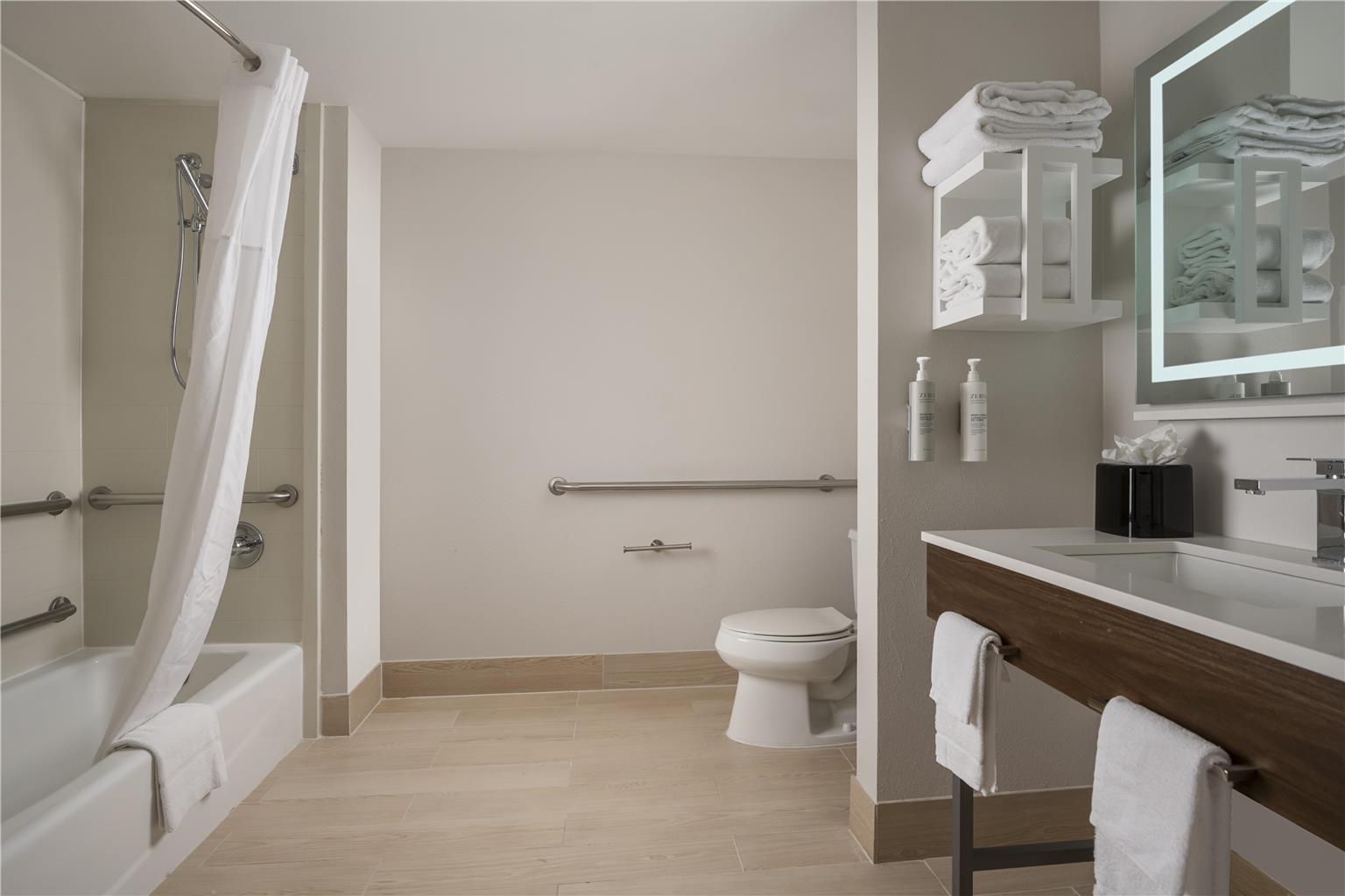 Hampton Inn & Suites Mansfield Image