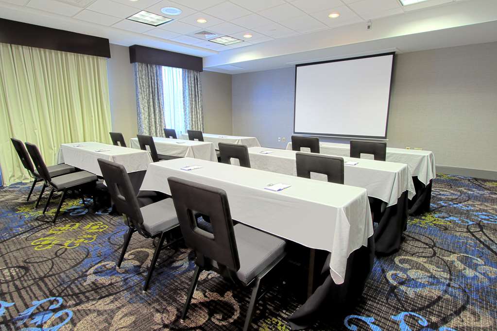 Hilton Garden Inn Westbury Image