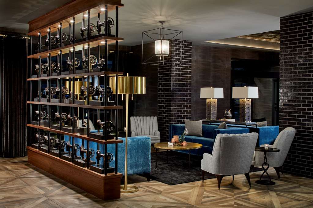 Cumberland House Knoxville, Tapestry Collection by Hilton Image