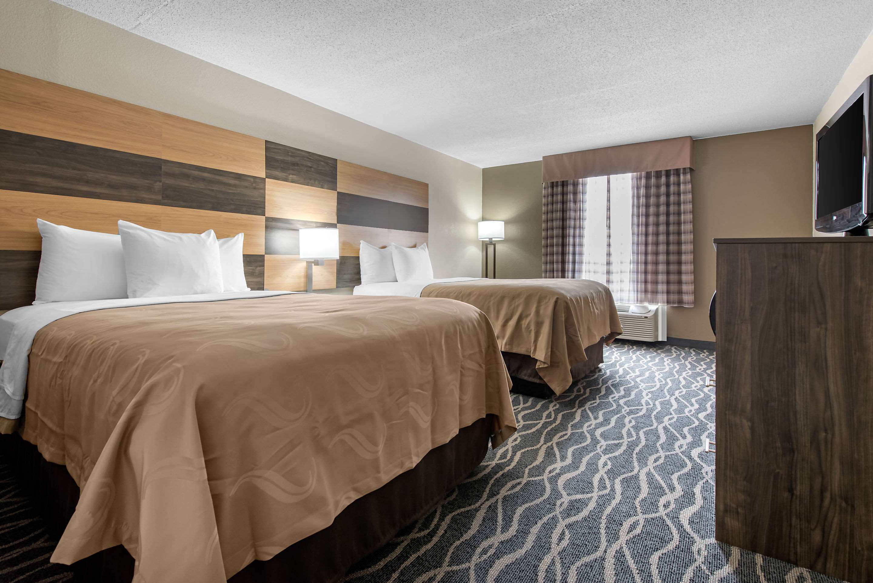 Quality Inn & Suites Lafayette I-65 Photo