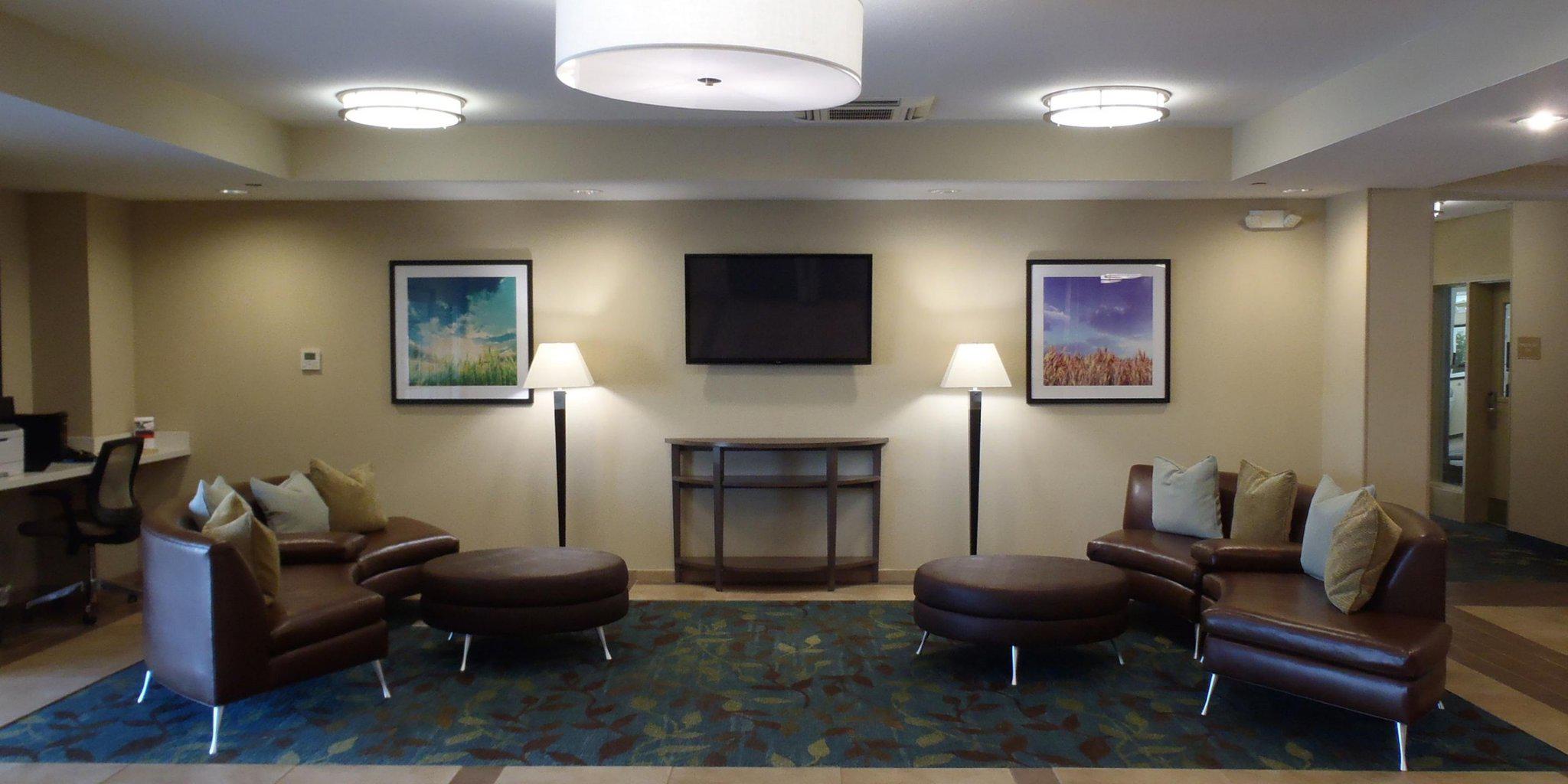 Candlewood Suites Pearl Photo