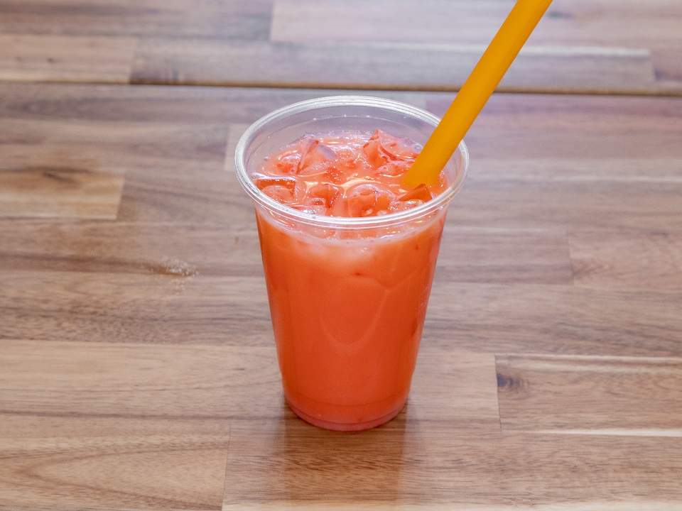 E-5 Strawberry Bubble Milk Tea (草莓珍珠奶茶)