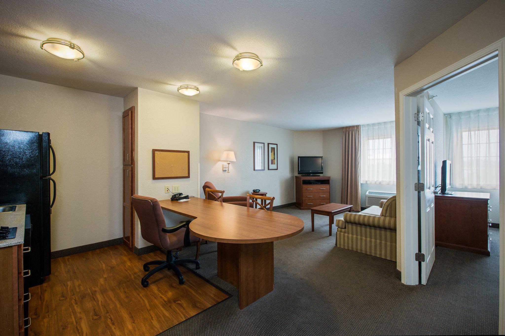 Candlewood Suites Indianapolis Northwest Photo