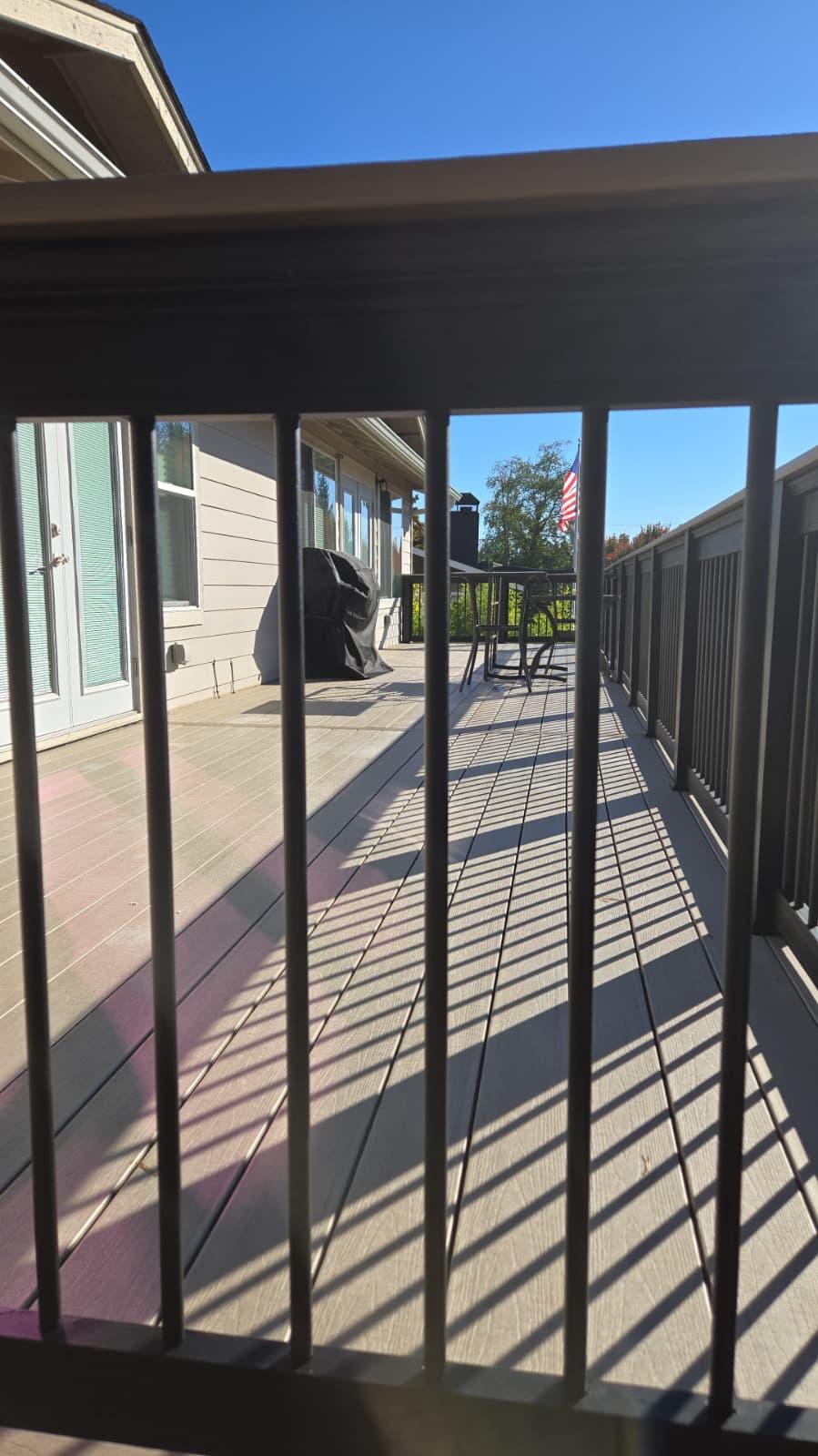 Harbor Deck and Fence Image