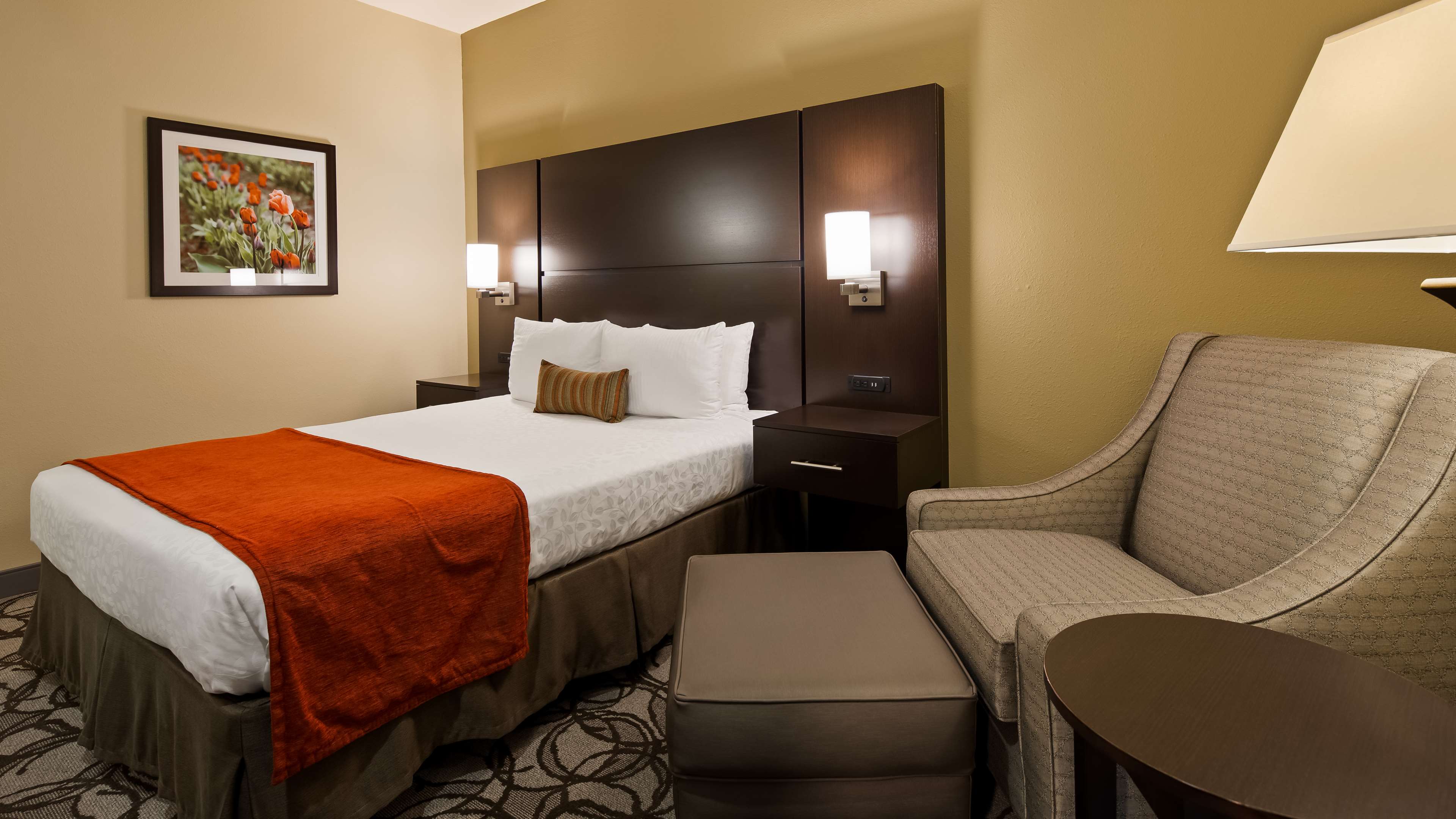 Best Western Plus Plaza by the Green Photo