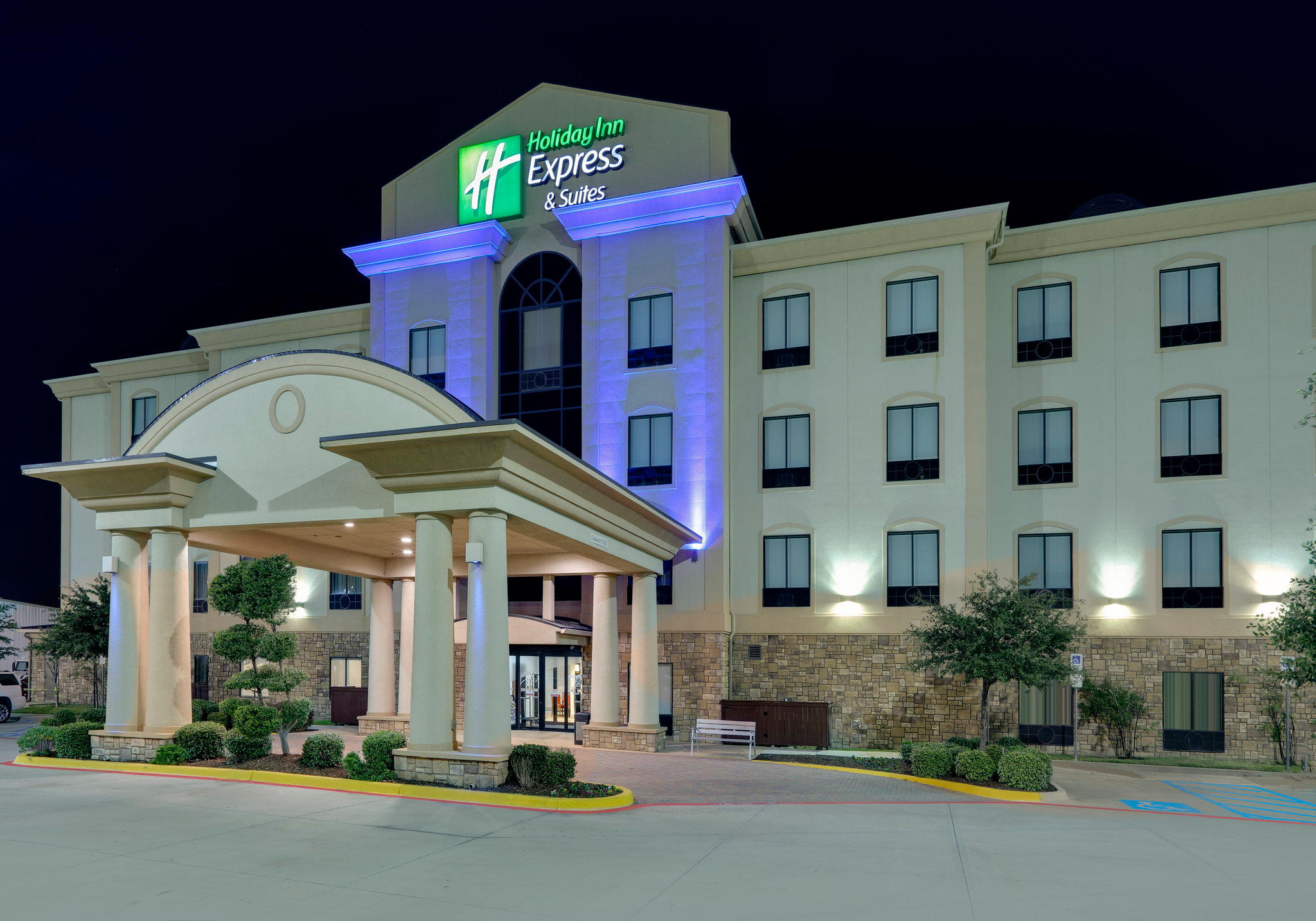 Holiday Inn Express & Suites Denton-Unt-Twu Photo