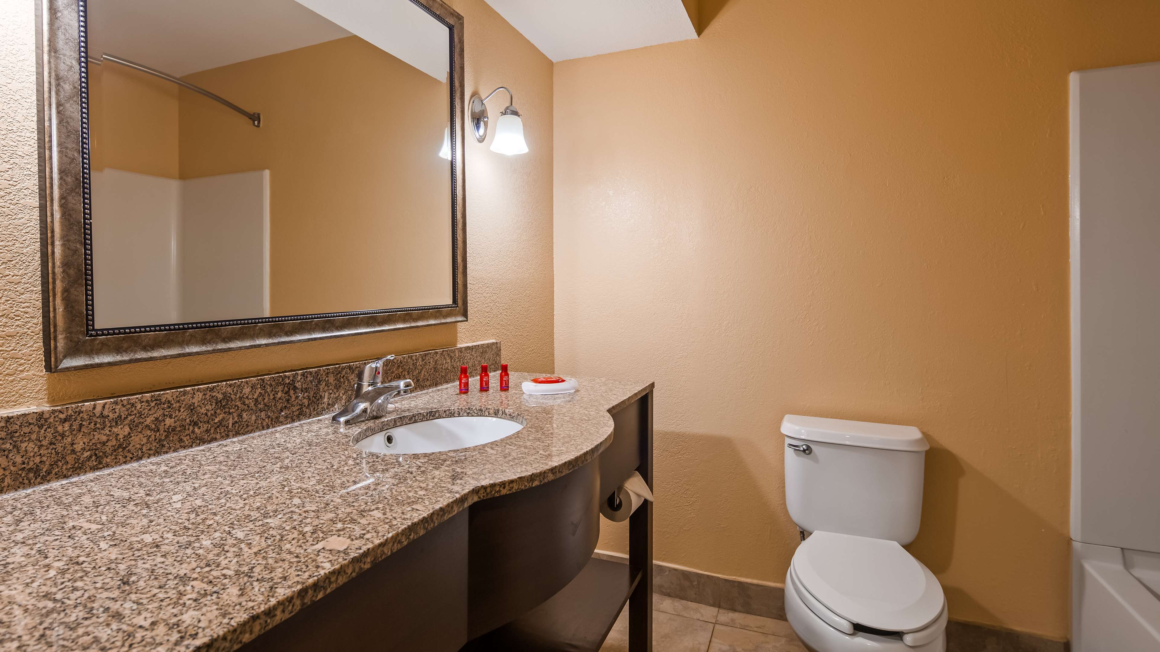 SureStay Plus Hotel by Best Western Nashville Southeast Photo