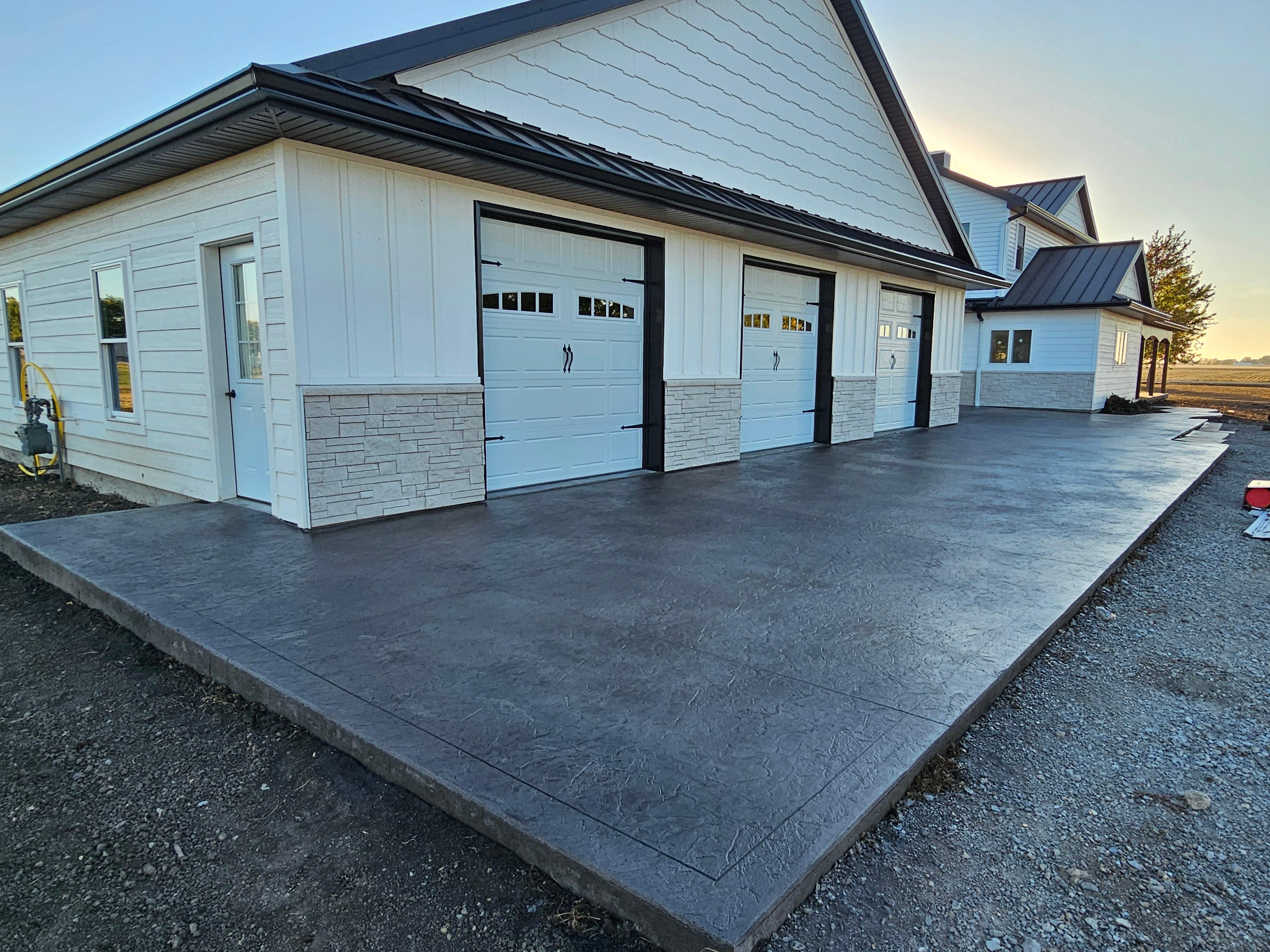 Beachy Concrete II Logo