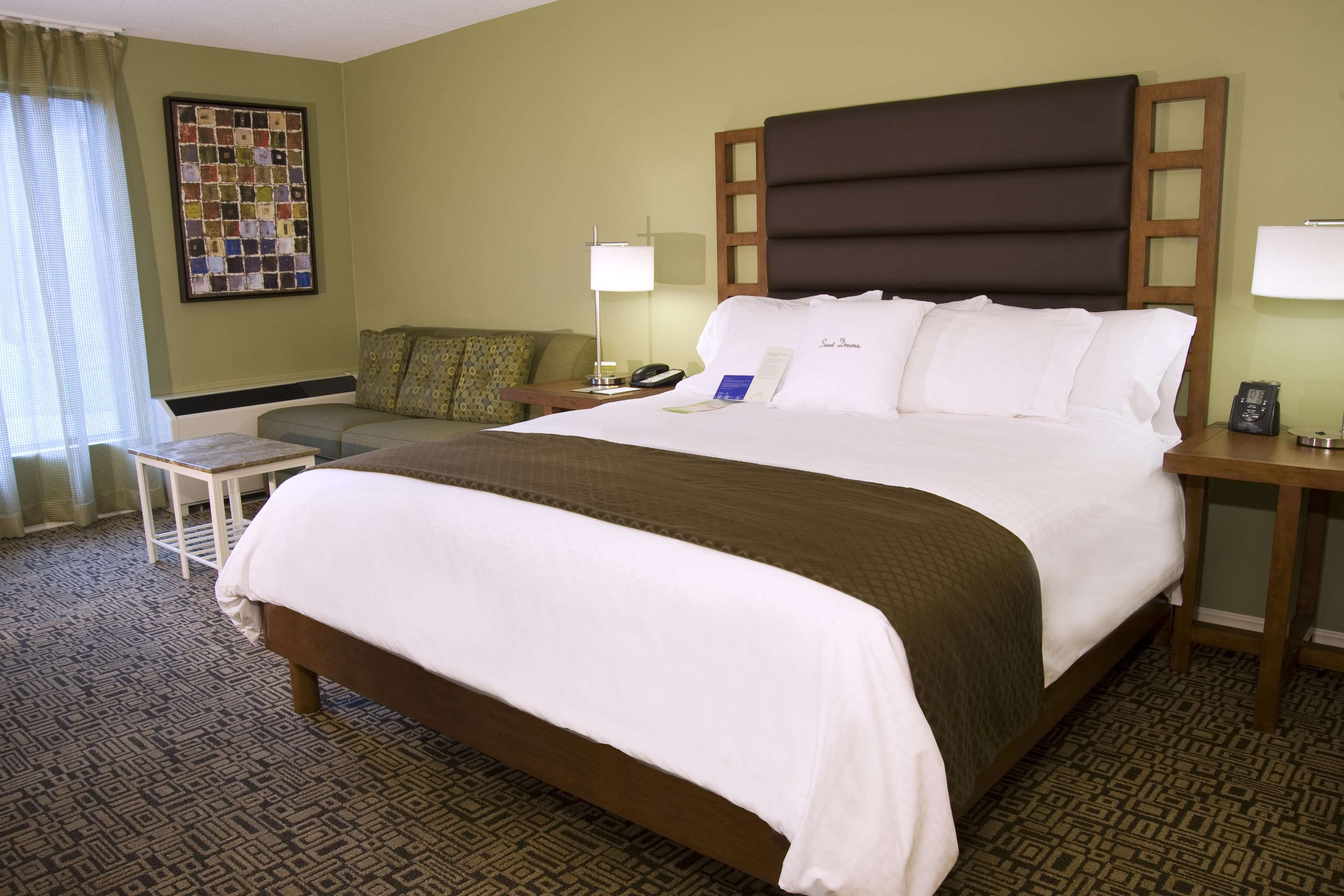 DoubleTree by Hilton Hotel Collinsville - St. Louis Photo