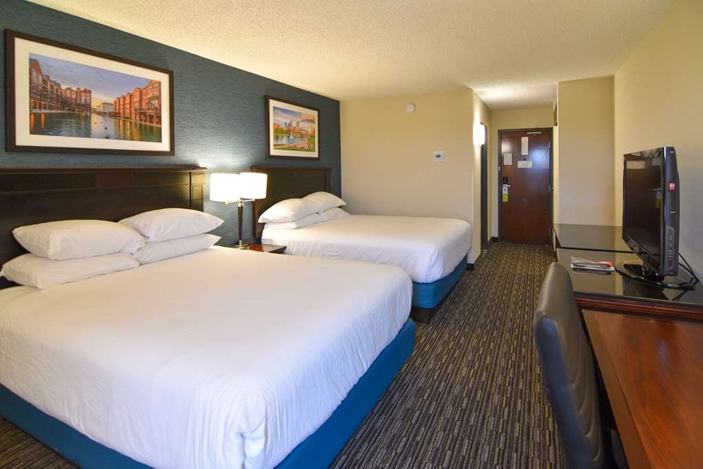 Best Western Plus Indianapolis North at Pyramids Image