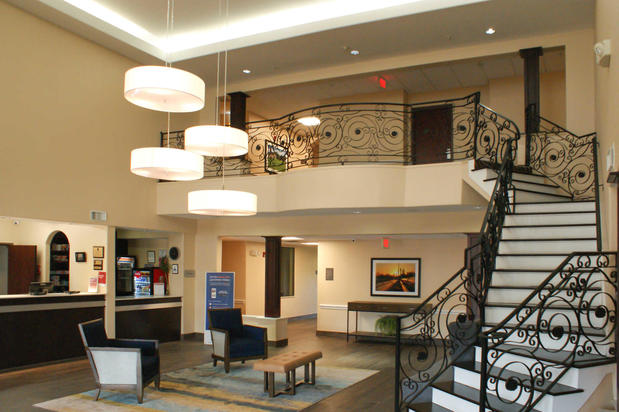 Images Comfort Suites