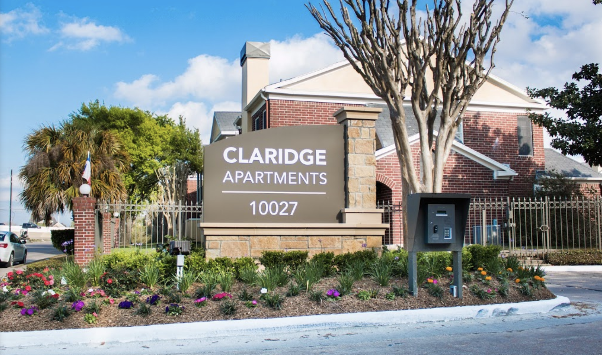 Claridge Apartments Photo